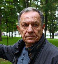 Промелькнет знакомое лицо