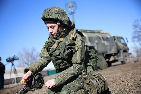 Донские радистки развернули связь на полигоне