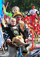 Новый храм, пешеходная набережная, концерт_16379