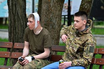 На войне сердце просит музыки вдвойне