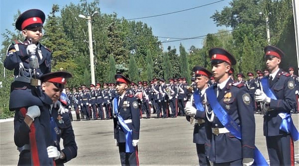 Сегодня в Шахтинском генерала Якова Бакланова казачьем кадетском корпусе был  последний звонок