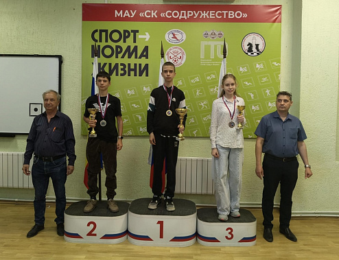  В Волгодонске на черно-белых полях провели культурно-спортивный праздник