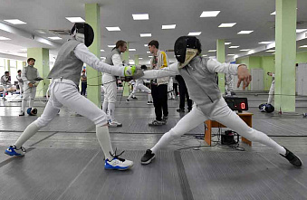 В ростовском спорткомплексе «Лидер» завершились поединки всероссийского детско-юношеского турнира по фехтованию «Донская осень»