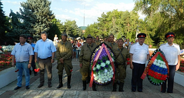 Конники из Калмыкии совершают переход по донским станицам