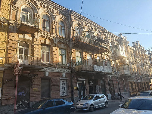 Здание бывшего доходного дома Рувинского по улице Шаумяна,96 в Ростове. Источник фото: tripadvisor.ru.