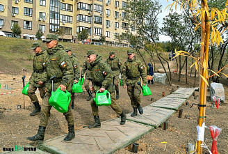 Армия занимается благоустройством городской территории