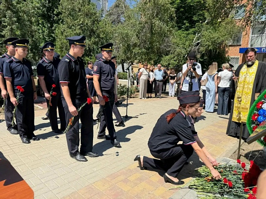 Открыли памятный знак сотрудникам донской полиции, погибшим при исполнении воинского долга в зоне СВО