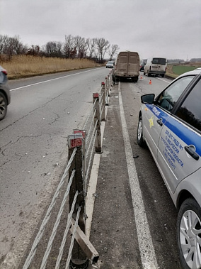 Тросы на дороге спасли волгодонского водителя