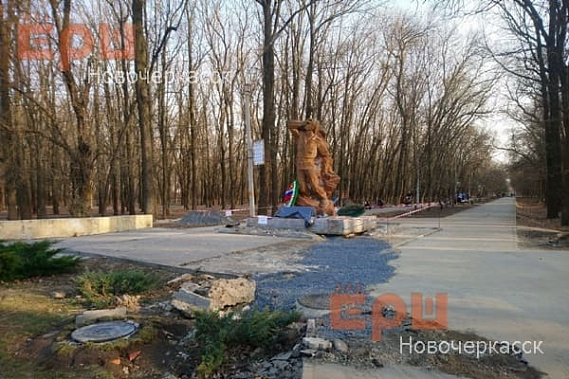 В Новочеркасске памятник воинам-интернационалистам решили заменить на новый