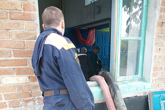 Власти Таганрога выплатят по 50 тысяч рублей семьям погибших в коллекторе рабочих