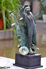 Памятник Назаретову: конкурс продолжается