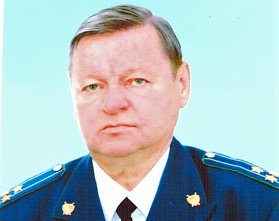 Новый год прокурор встретил в степи на тракторе...
