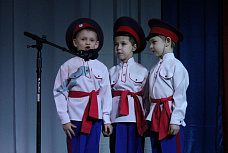 Двух кадет сальского лицея наградили медалями МЧС России