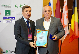 Классики скрестили кии