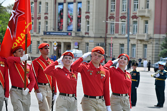Вопреки всем предупреждениям и ограничениям ростовчане пришли на Парад Победы