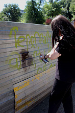 В Ростове-на-Дону очищали улицы от рекламы наркотиков