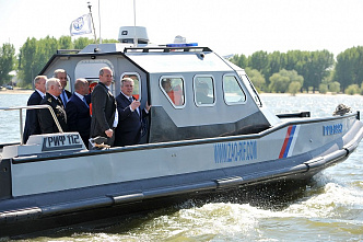 Не тонут, не ржавеют...