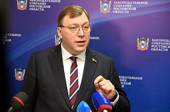 Александр Ищенко опроверг предположения о своем уходе с поста председателя донского парламента ради избрания в Госдуму