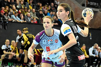 Смели с пути датчанок