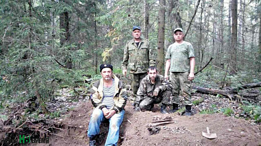 Сегодня поздравления принимает егорлыкский атаман, краевед, поисковик Дмитрий Санин