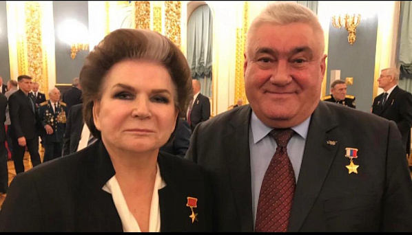 Ростовчанин Герой России Александр Дзюба сегодня поздравил Героя Советского Союза с позывным «Чайка»