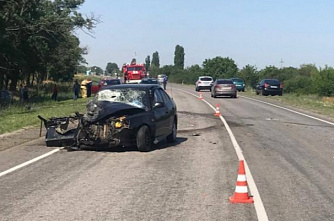 В Волгодонском районе столкнулись два автомобиля