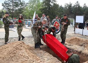 В Шолоховском районе захоронили останки советских бойцов
