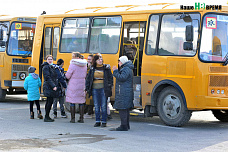 Эвакуированным жителям Донбасса нужно пройти около 800 метров до пункта регистрации. После, при необходимости, их направляют автобусами во временные пункты размещения