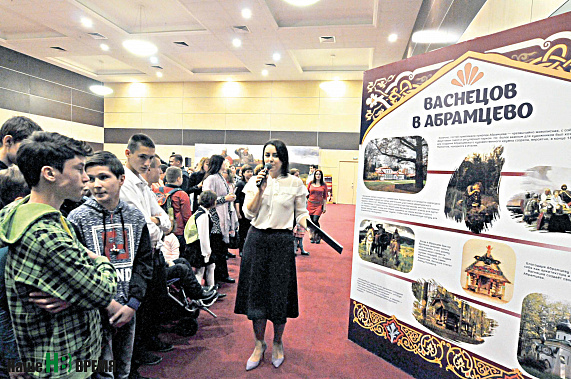 На благотворительный показ получили приглашение более тысячи детей. Каждый час на выставку прибывали новые гости. Первую экскурсию по сказочным палатам провела руководитель проекта Виктория МАКАРОВА.