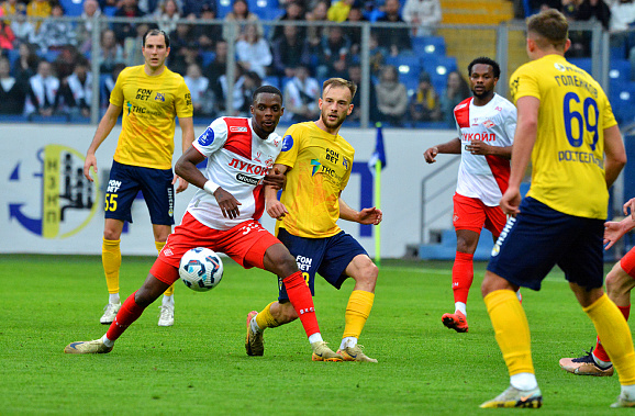 ФК «Ростов» на своем поле крупно проиграл московскому «Спартаку»