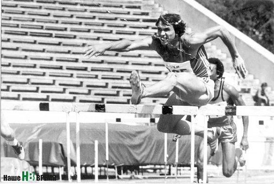 Сочи, 1979 год. Финал забега на 110 метров с барьерами. Первенство страны – отбор на Олимпийские игры. На первом плане – Эдуард ПЕРЕВЕРЗЕВ. Фото из архива Эдуарда ПЕРЕВЕРЗЕВА