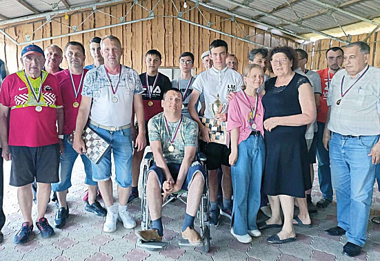 Участники межрайонных соревнований памяти Михаила Корниенко собрались в донском хуторе Кривой лиман.