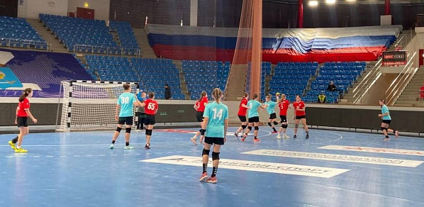 Юные ростовские гандболистки вышли в финал первенства страны