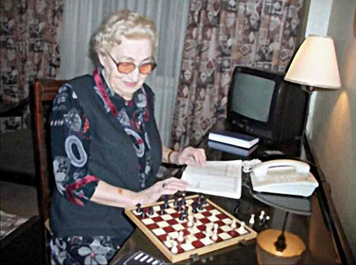 Шахматисты всей страны ее звали мамой...