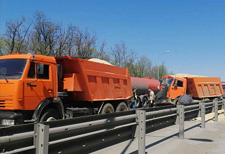 На трассе М4 «Дон» случилось ДТП с участием большегрузной машины