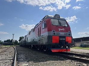 Очередной созданный на НЭВЗе электровоз передан железнодорожникам 