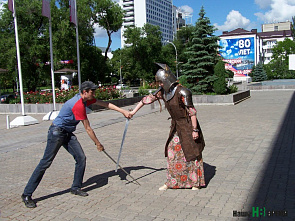 К Жанне, в средние века!