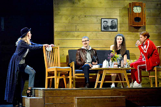 В Ростовском академическом молодежном театре прочитали нараспев «Землю Эльзы»