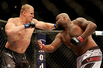 Донской боец нокаутировал американца в турнире UFC