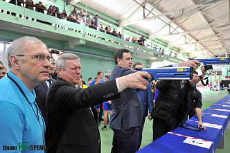 Всю неделю на манеже