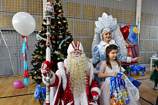 Никто не остался без подарков и угощений