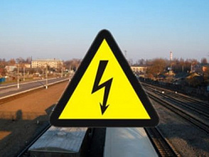 В Таганроге пытавшегося залезть на поезд подростка ударило током