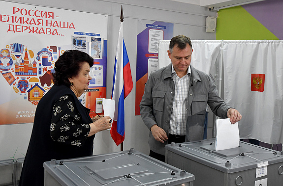 Юрий Слюсарь и другие кандидаты в донские губернаторы проголосовали сегодня на выборах