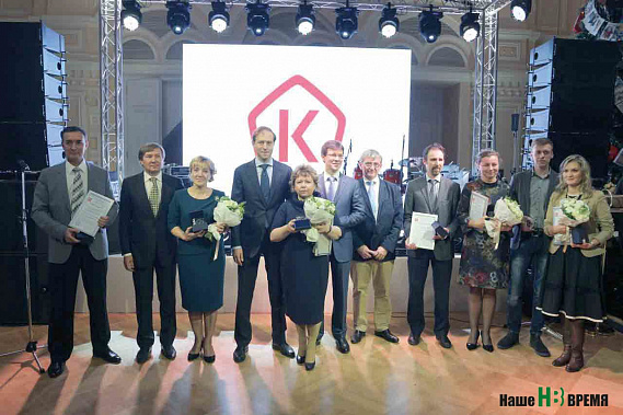 Среди первого десятка лауреатов госпремии со всей России – представитель Ростовской области Константин Кузин (второй слева) .