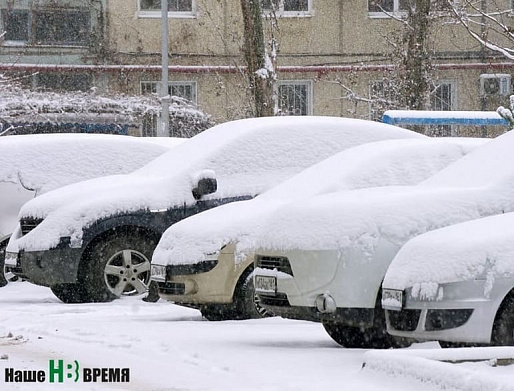 Снегопад и ветер обрушились на Ростов
