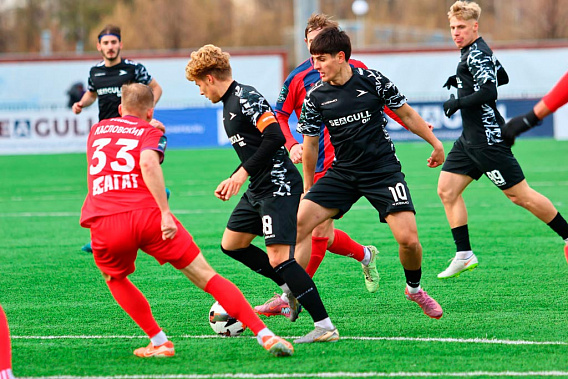 Футболисты песчанокопской «Чайки» в 28-м туре первенства ФНЛ проиграли красноярскому «Енисею»