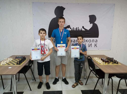 Юниорский рапид выиграл донской шахматист Данил Карташов