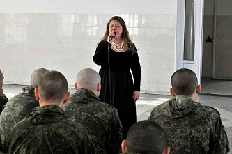 В войсках российской армии начали работу агитационные бригады