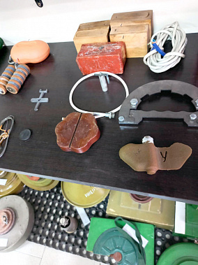 Трофеи, привезенные с мест разминирования.