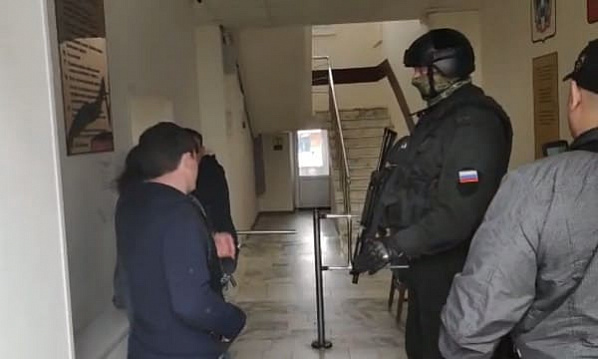 В администрации Каменского района работают спецслужбы